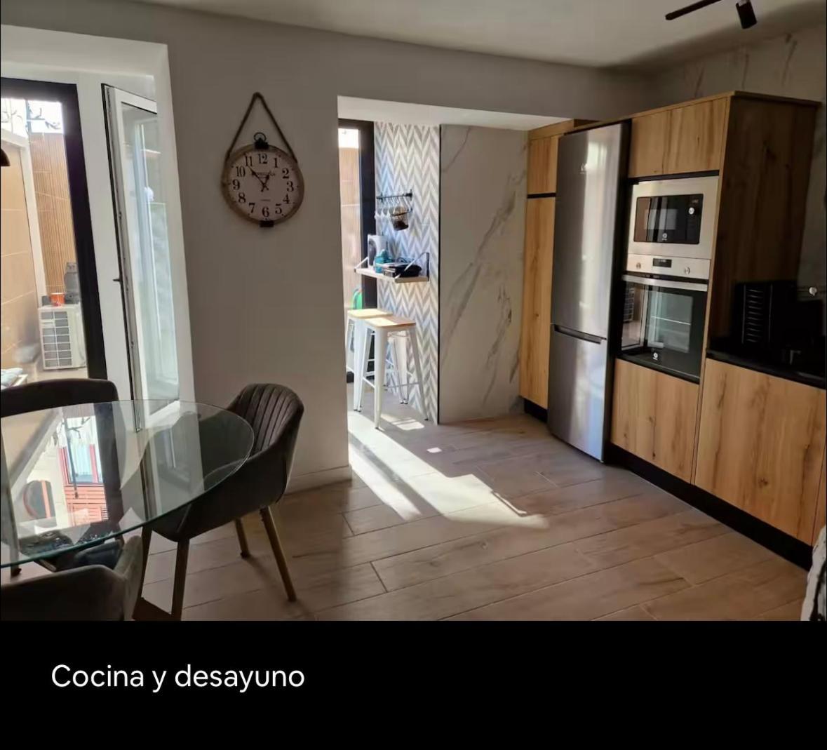 En El Corazon De Cimavilla Хихон Екстериор снимка
