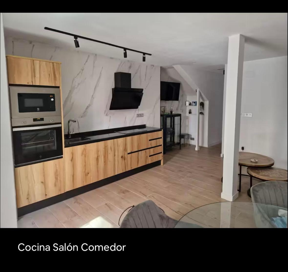 En El Corazon De Cimavilla Хихон Екстериор снимка